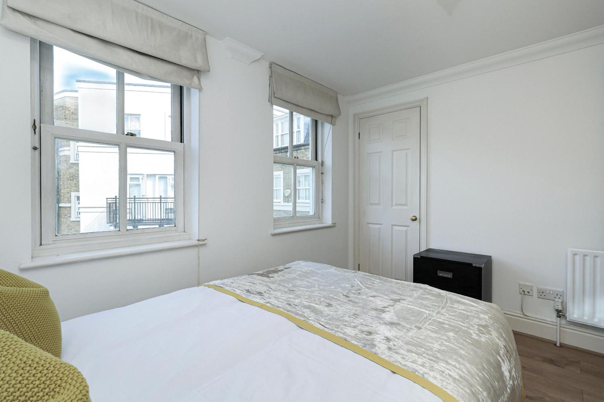 Two Bed Two Bath Kensington * Londra