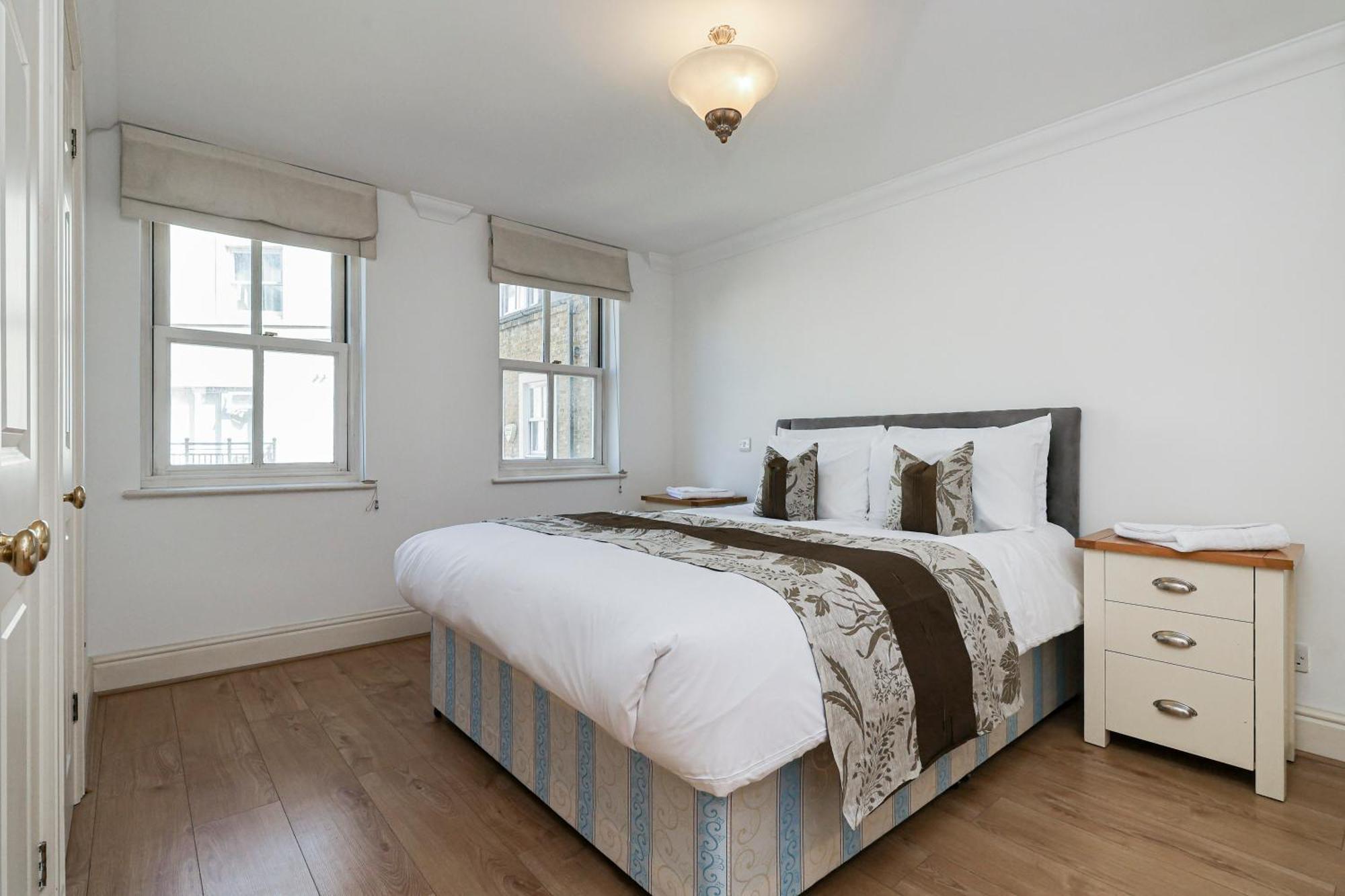 Appartamento Two Bed Two Bath Kensington Londra