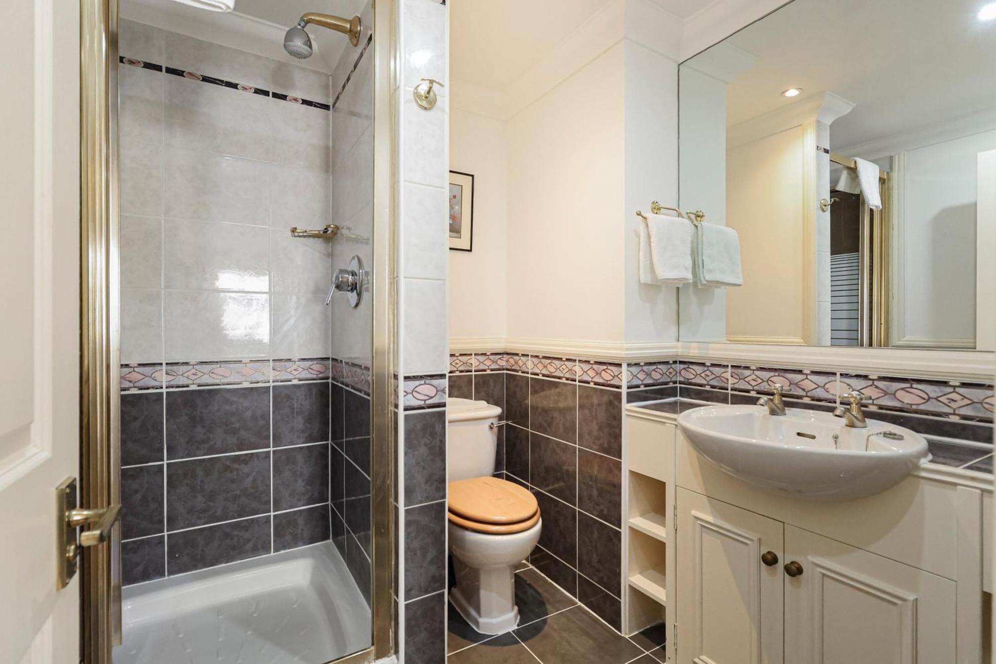 Two Bed Two Bath Kensington Appartamento